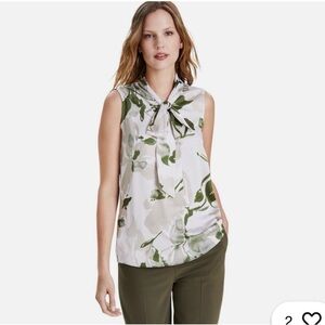 Tahari ASL Women's Printed Bow Olive/ beige Blouse NWT  size Medium